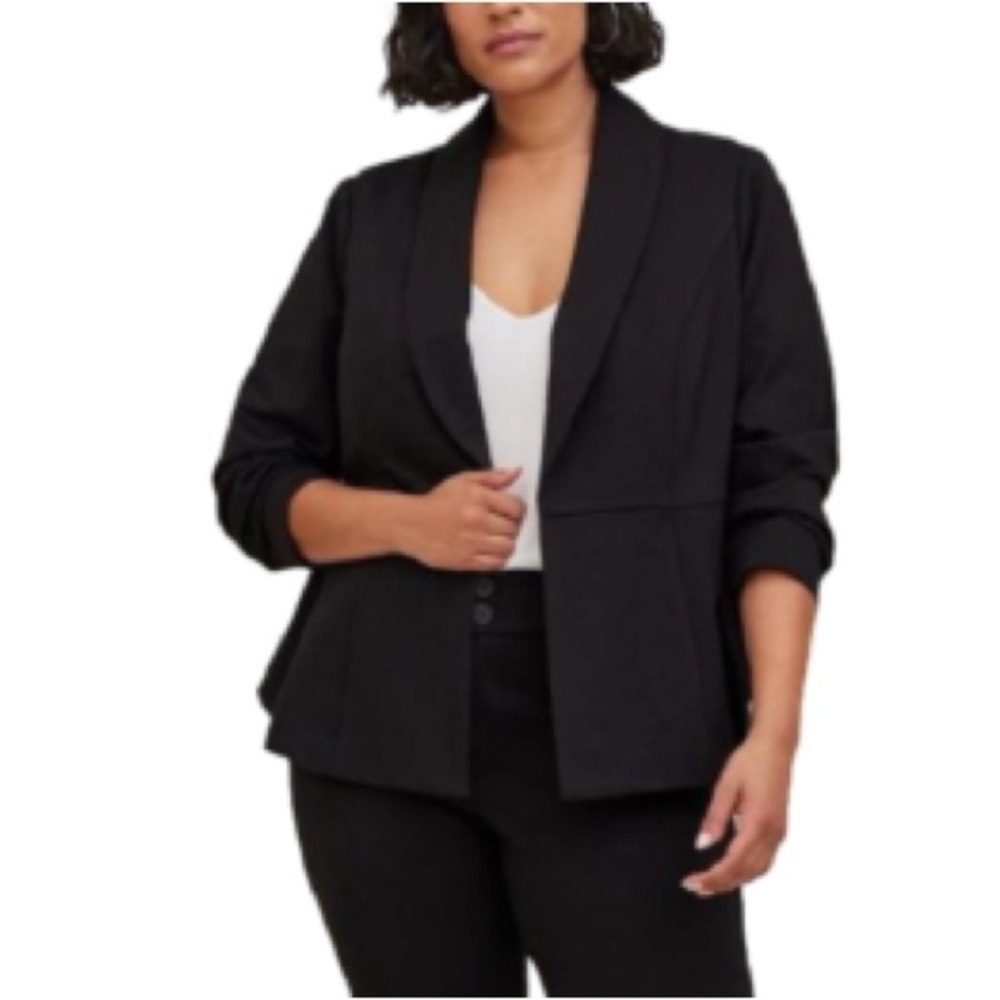Torrid Plus-Size Pantsuit Studio Luxe Ponte Straight-Leg trouser, peplum blazer - Picture 3 of 15
